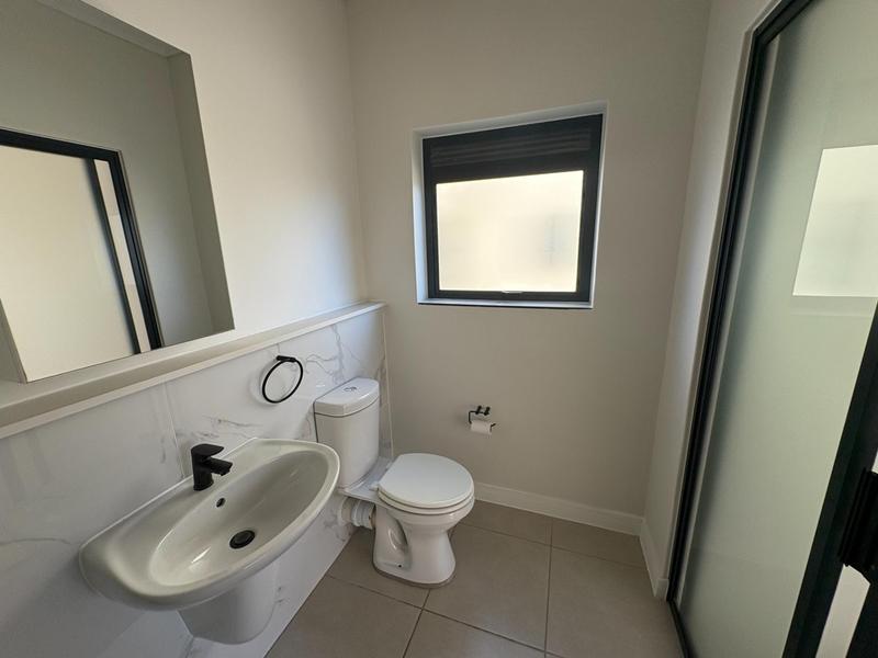 To Let 1 Bedroom Property for Rent in Richwood Western Cape